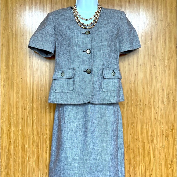 Kasper Gray 2 Pieces Skirt/Blazer Suit - Picture 3 of 6